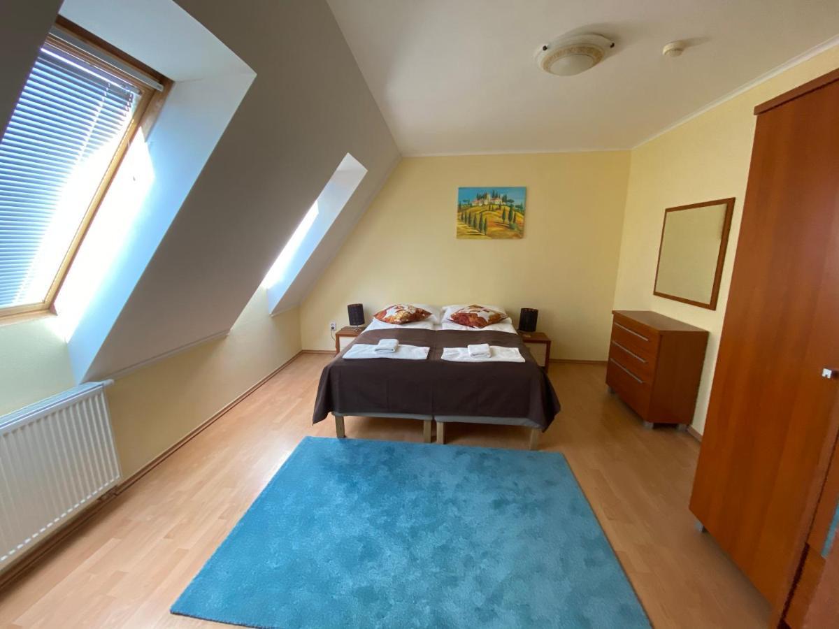 Penzion Le Monde Hotel Бардеев Екстериор снимка