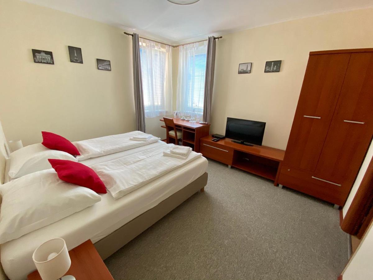 Penzion Le Monde Hotel Бардеев Екстериор снимка