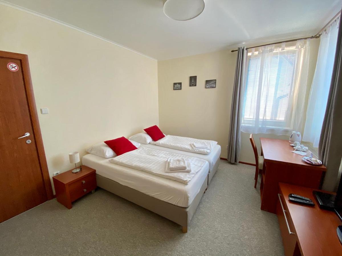 Penzion Le Monde Hotel Бардеев Екстериор снимка
