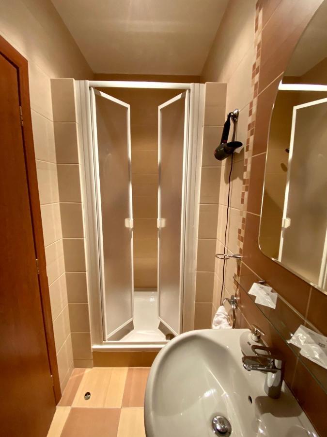 Penzion Le Monde Hotel Бардеев Екстериор снимка