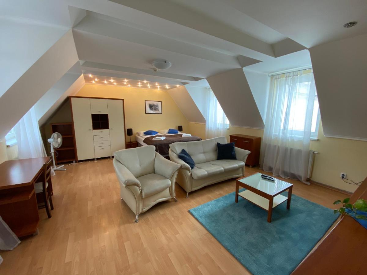 Penzion Le Monde Hotel Бардеев Екстериор снимка