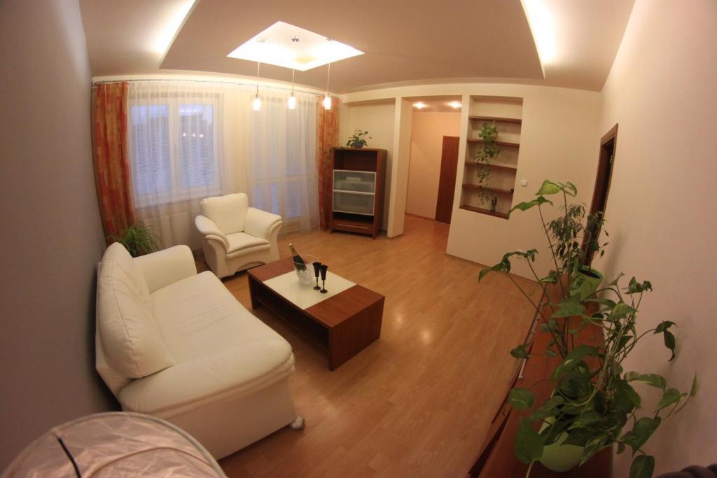 Penzion Le Monde Hotel Бардеев Екстериор снимка